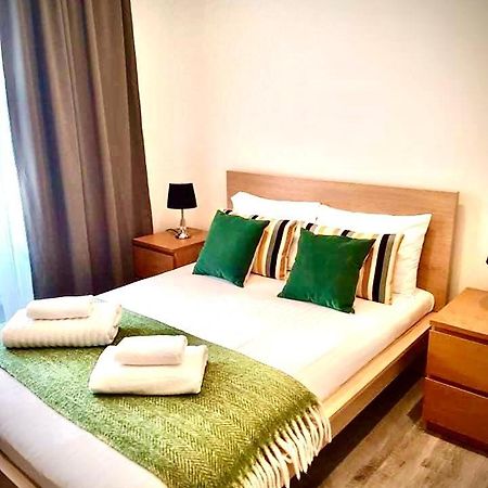 2 Bedroom Serviced Apartment Londres Exterior foto