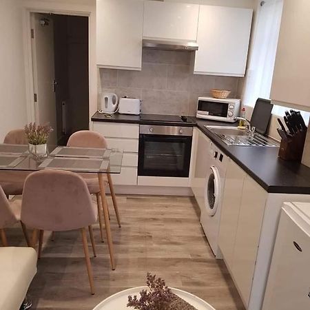 2 Bedroom Serviced Apartment Londres Exterior foto