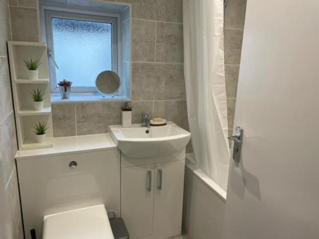 2 Bedroom Serviced Apartment Londres Exterior foto