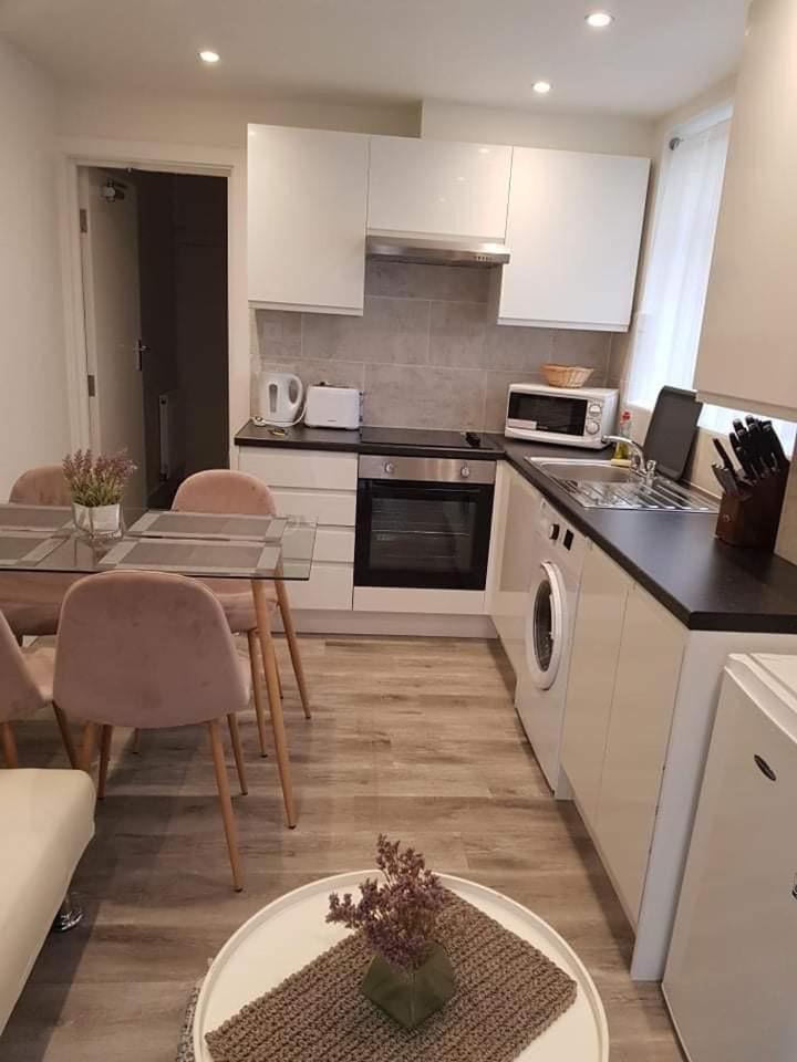 2 Bedroom Serviced Apartment Londres Exterior foto